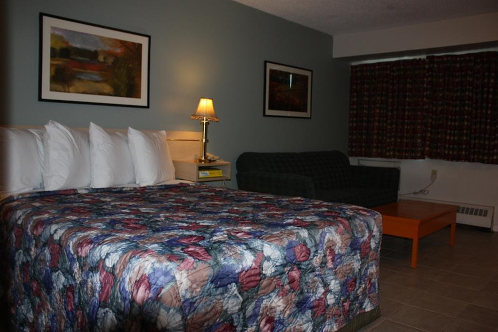 Northwoods Inn & Suites Saskatoon Zewnętrze zdjęcie